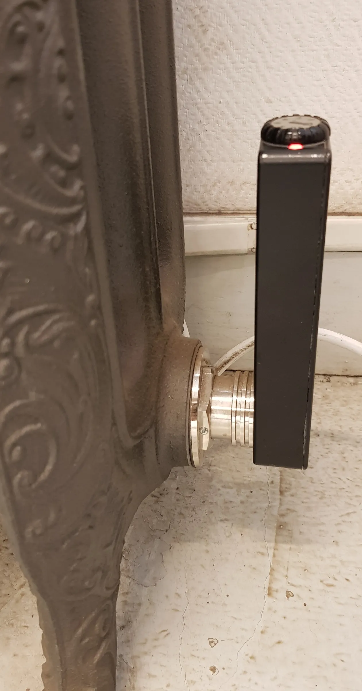Raccord inférieur, boîtier et câble du radiateur électrique