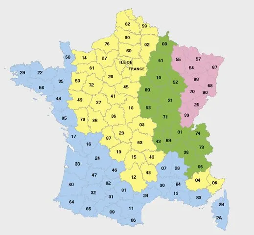 Carte historique des quatre zones climatiques en France. La liste des départements par zone figure juste après la carte.